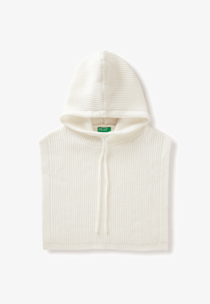 A sleeveless hoodie perfect for your wardrobe this winter 
